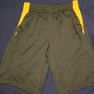 Boys basketball shorts 14-16(XL